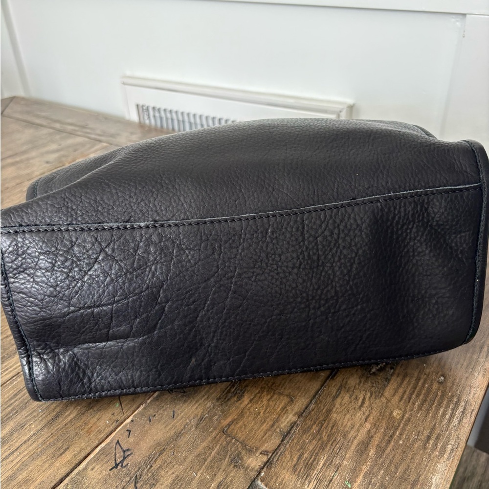 American Leather Co. Lenox Triple Entry
Leather Satchel - Picture 5 of 12